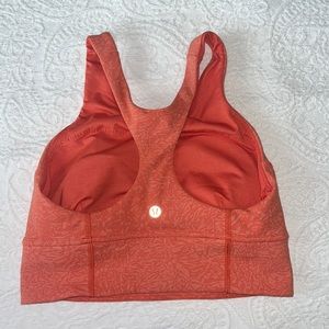 Lululemon sports bra size 6